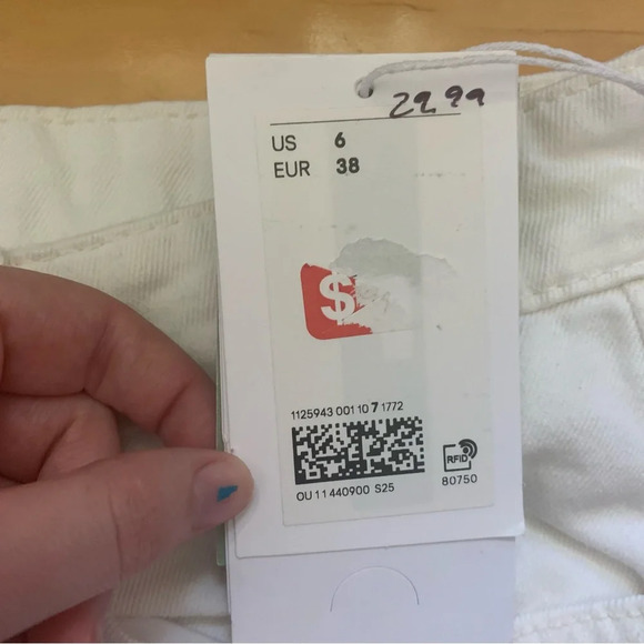 H&M White Denim Jeans Curvy Fit Baggy Low Waist Womens Size 6 New with tag - Picture 3 of 5